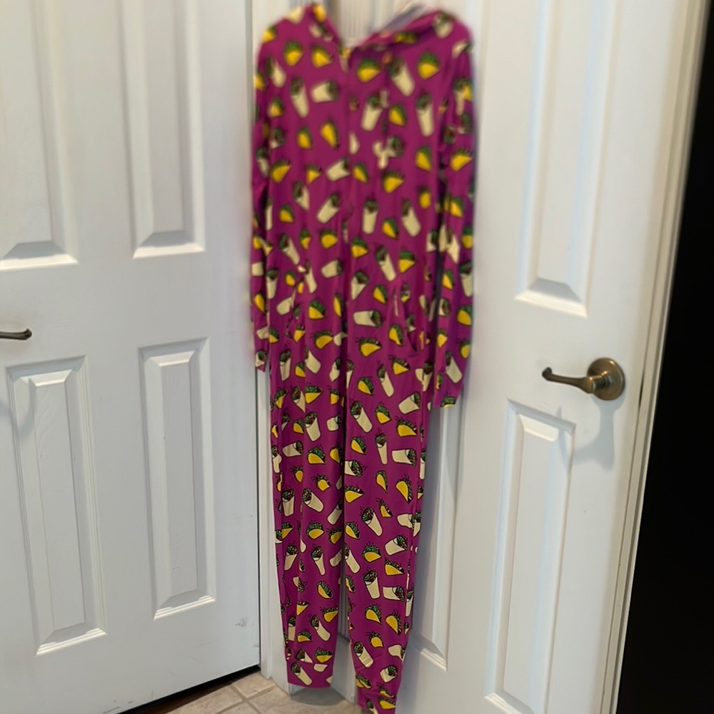 Me Undies cute Brand New Taco hooded pajamas